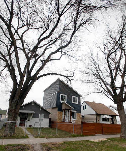 PHIL HOSSACK / WINNIPEG FREE PRESS - In fill housing, Glenwood. - May1, 2019.