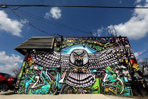 RUTH BONNEVILLE / WINNIPEG FREE PRESS 

BIZ - Transcona

Transcona Business Improvement Zone

Photo of Owl mural by Fred Thomas. 

For story on  national report which has listed Transcona as a 'hidden gem' neighbourhood, in large part due to the walkability of areas such as the downtown (between Winona and Kanata on Regent Ave.)


See Kelly Taylor story.


May 2, 2019

