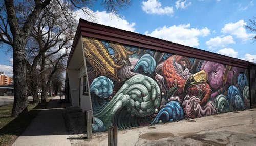 RUTH BONNEVILLE / WINNIPEG FREE PRESS 

BIZ - Transcona

Transcona Business Improvement Zone.


Mural with flamingos by artist Bot Kin.

See Kelly Taylor story.


May 2, 2019

