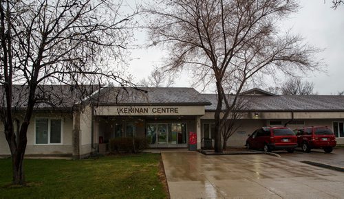 MIKE DEAL / WINNIPEG FREE PRESS
The Kekinan senior centre at 100 Robinson Street.
190503 - Friday, May 03, 2019.
see Niigaan Sinclair story