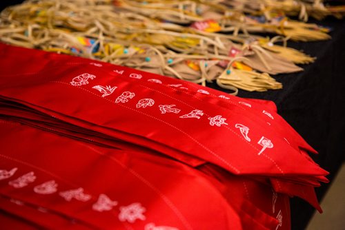 MIKAELA MACKENZIE / WINNIPEG FREE PRESS
New Indigenous stoles lay ready to be presented to the graduates at the Graduation Pow Wow on Friday, May 3, 2019. For Alex Paul story.
Winnipeg Free Press 2019.