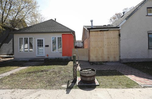 RUTH BONNEVILLE / WINNIPEG FREE PRESS 

Homes located at 616 & 614 Talbot Ave. are boarded up Saturday afternoon after a car smashed into them Friday night.  

See story.


May 4, 2019

