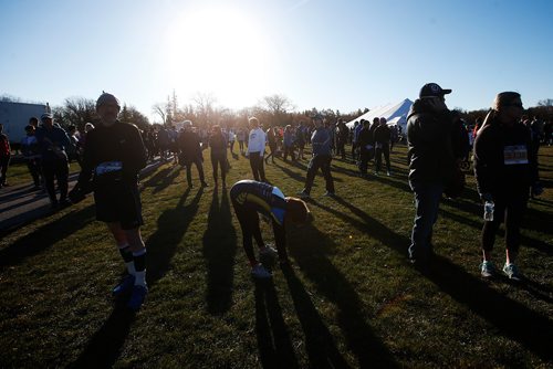 JOHN WOODS / WINNIPEG FREE PRESS
Runners warm up prior to the at the Winnipeg Police Service Half Marathon at Assiniboine Park in Winnipeg Sunday, May 5, 2019.

Reporter: Alex