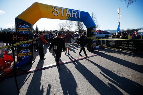 JOHN WOODS / WINNIPEG FREE PRESS
Runners head out at the start of the Winnipeg Police Service Half Marathon at Assiniboine Park in Winnipeg Sunday, May 5, 2019.

Reporter: Alex