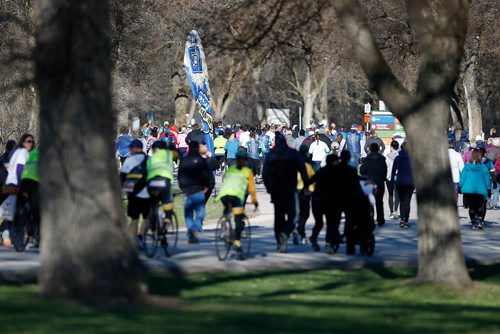 JOHN WOODS / WINNIPEG FREE PRESS
Runners head out on the course of the Winnipeg Police Service Half Marathon at Assiniboine Park in Winnipeg Sunday, May 5, 2019.

Reporter: Alex