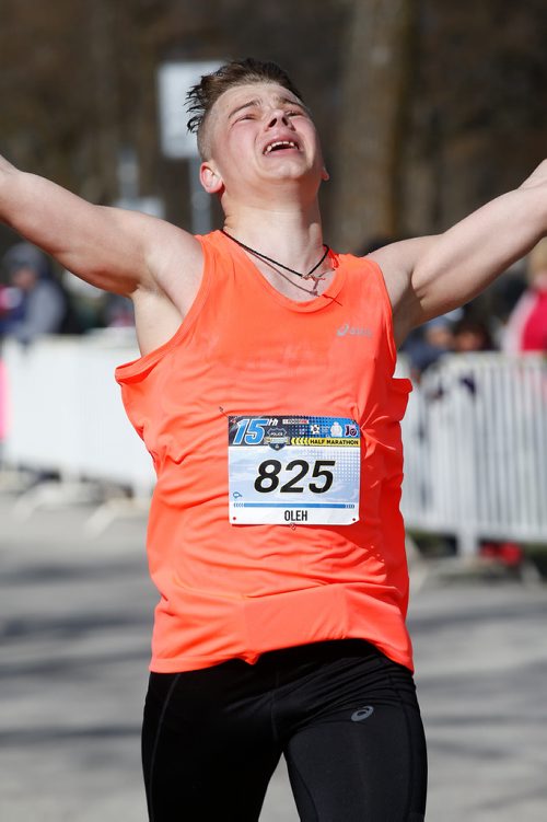 JOHN WOODS / WINNIPEG FREE PRESS
Grade 12 foreign student Oleh Dehtiarov finishes the Winnipeg Police Service Half Marathon at Assiniboine Park in Winnipeg Sunday, May 5, 2019.

Reporter: Alex