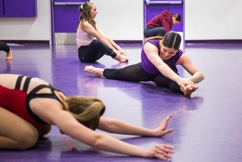 MIKAELA MACKENZIE / WINNIPEG FREE PRESS
Camryn Delmea stretches while warming up for auditions with Norwegian Cruise Lines, one of the largest cruise lines, in Winnipeg on Monday, May 6, 2019. For Erin Lebar story.
Winnipeg Free Press 2019.