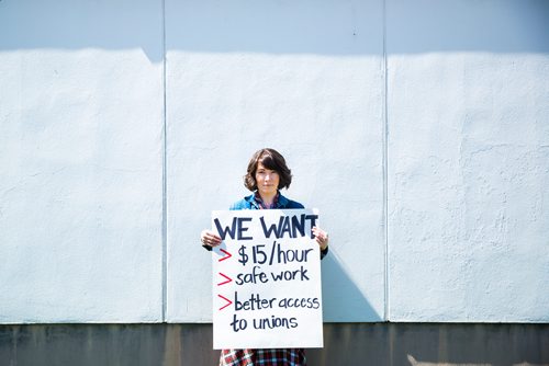 MIKAELA MACKENZIE / WINNIPEG FREE PRESS
Local activist Emily Leedham poses for a portrait on Maryland street in Winnipeg on Tuesday, May 7, 2019. For Jessica Botelho-Urbanski story.
Winnipeg Free Press 2019.