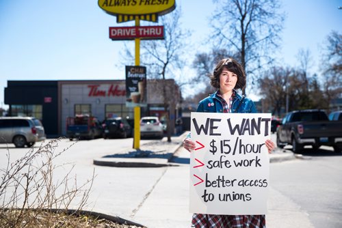 MIKAELA MACKENZIE / WINNIPEG FREE PRESS
Local activist Emily Leedham poses for a portrait on Maryland street in Winnipeg on Tuesday, May 7, 2019. For Jessica Botelho-Urbanski story.
Winnipeg Free Press 2019.