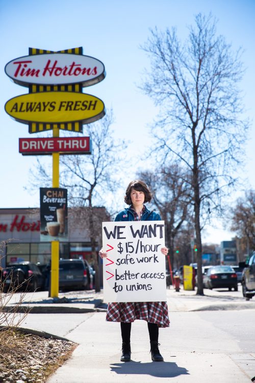 MIKAELA MACKENZIE / WINNIPEG FREE PRESS
Local activist Emily Leedham poses for a portrait on Maryland street in Winnipeg on Tuesday, May 7, 2019. For Jessica Botelho-Urbanski story.
Winnipeg Free Press 2019.