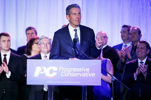 JOHN WOODS / WINNIPEG FREE PRESS
Premier Brian Pallister talks to party faithful at the Blue Skies fundraising dinner at Victoria Inn in Winnipeg Tuesday, May 7, 2019.

Reporter: Allen