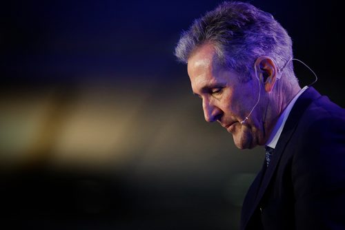 JOHN WOODS / WINNIPEG FREE PRESS
Premier Brian Pallister talks to party faithful at the Blue Skies fundraising dinner at Victoria Inn in Winnipeg Tuesday, May 7, 2019.

Reporter: Allen