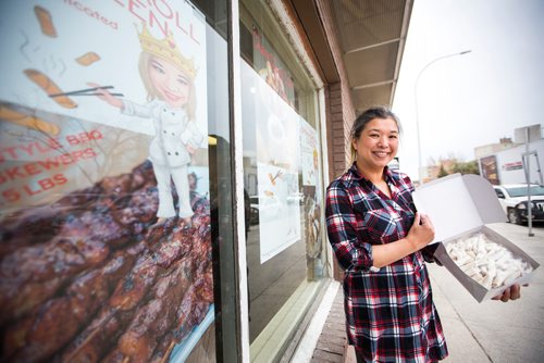 MIKAELA MACKENZIE / WINNIPEG FREE PRESS
Roweliza Lulu, owner of Springroll Queen, poses for a portrait outside of her shop in Winnipeg on Wednesday, May 15, 2019. For Dave Sanderson story.
Winnipeg Free Press 2019.