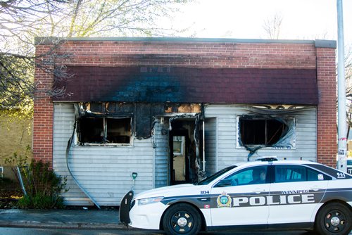 MIKAELA MACKENZIE / WINNIPEG FREE PRESS
The scene of an early-morning North End fire on Arlington st. in Winnipeg on Thursday, May 16, 2019. 
Winnipeg Free Press 2019.