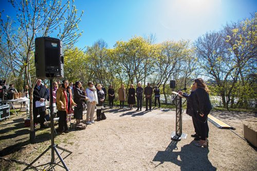 MIKAELA MACKENZIE / WINNIPEG FREE PRESS
The audience stands as elder Mary Courchene speaks at a press conference announcing new three new Indigenous art installations at The Forks with Julie Nagam, chair of the History of Indigenous Arts of North America at the University of Winnipeg and the Winnipeg Art Gallery, in Winnipeg on Thursday, May 16, 2019. For Alex Paul story.
Winnipeg Free Press 2019.