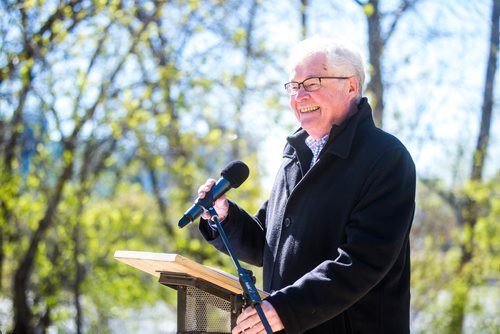 MIKAELA MACKENZIE / WINNIPEG FREE PRESS
Richard Frost, CEO of The Winnipeg Foundation, speaks at the unveiling of three Indigenous art installations at The Forks in Winnipeg on Thursday, May 16, 2019. For Alex Paul story.
Winnipeg Free Press 2019.