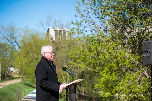 MIKAELA MACKENZIE / WINNIPEG FREE PRESS

Richard Frost, CEO of The Winnipeg Foundation, speaks at the unveiling of three Indigenous art installations at The Forks in Winnipeg on Thursday, May 16, 2019. For Alex Paul story.

Winnipeg Free Press 2019.
