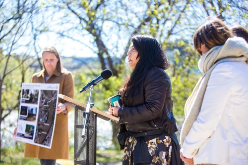 MIKAELA MACKENZIE / WINNIPEG FREE PRESS
Artist KC Adams speaks at the unveiling of three Indigenous art installations at The Forks in Winnipeg on Thursday, May 16, 2019. For Alex Paul story.
Winnipeg Free Press 2019.