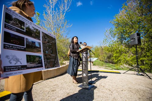 MIKAELA MACKENZIE / WINNIPEG FREE PRESS
Artist KC Adams speaks as Chelsea Thomson showcases the renderings at the unveiling of three Indigenous art installations at The Forks in Winnipeg on Thursday, May 16, 2019. For Alex Paul story.
Winnipeg Free Press 2019.