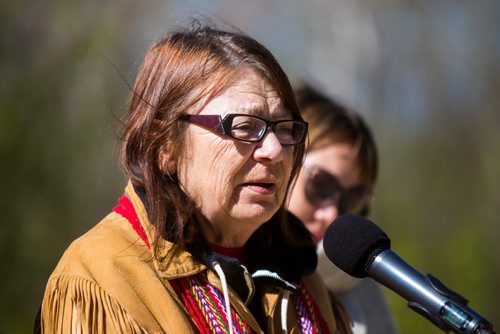 MIKAELA MACKENZIE / WINNIPEG FREE PRESS
Artist Val Vint speaks at the unveiling of three Indigenous art installations at The Forks in Winnipeg on Thursday, May 16, 2019. For Alex Paul story.
Winnipeg Free Press 2019.