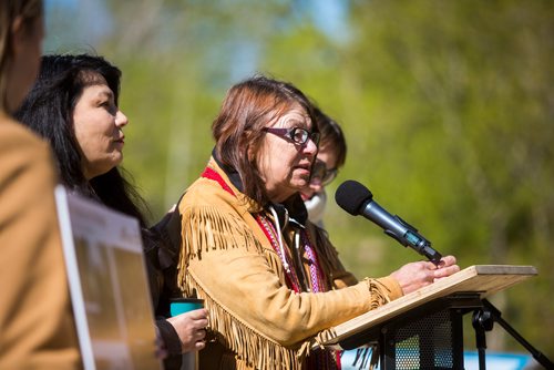 MIKAELA MACKENZIE / WINNIPEG FREE PRESS
Artist Val Vint speaks at the unveiling of three Indigenous art installations at The Forks in Winnipeg on Thursday, May 16, 2019. For Alex Paul story.
Winnipeg Free Press 2019.