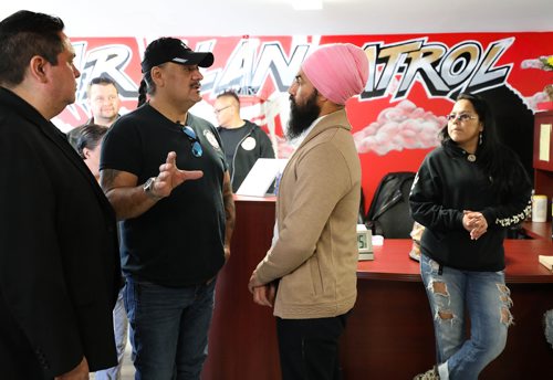 RUTH BONNEVILLE / WINNIPEG FREE PRESS 

LOCAL STDUP - JAGMEET SINGH, leader of the New Democratic Party, tours The Bear Clan Patrol and is greeted by James Favel, executive director, Thursday. 

Standup photo 

May 16, 2019
