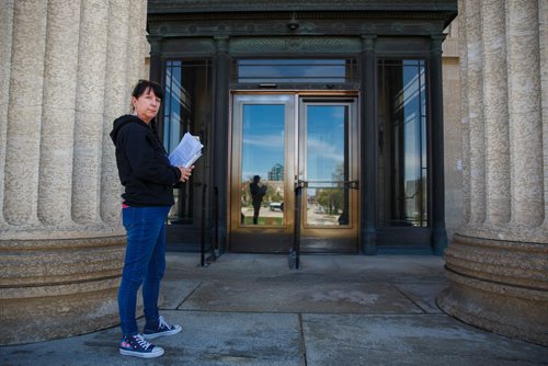 MIKE DEAL / WINNIPEG FREE PRESS
Carrying an armful of documents she is handing over to the NDP the Official Opposition, Arlene Last-Kolb has been working with Overdose Manitoba to petition the provincial government to take action on the addictions crises.
190517 - Friday, May 17, 2019.