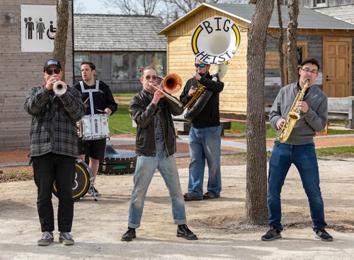 SASHA SEFTER / WINNIPEG FREE PRESS
Brass Band Big Heist performs outside the St. Norbert Farmers Market on the opening day of its outdoor season.
190518 - Saturday, May 18, 2019.