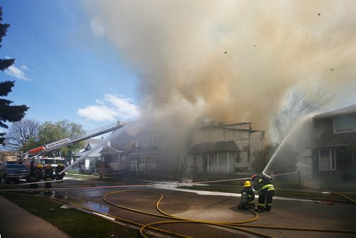 JOHN WOODS / WINNIPEG FREE PRESS
Firefighters fight a fire at 501 Young and the neighbouring house in Winnipeg Sunday, May 19, 2019. 
Reporter: Standup