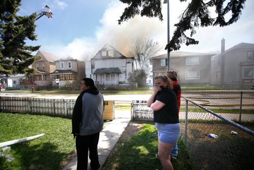 JOHN WOODS / WINNIPEG FREE PRESS
Firefighters fight a fire at 501 Young and the neighbouring house in Winnipeg Sunday, May 19, 2019. 
Reporter: Standup