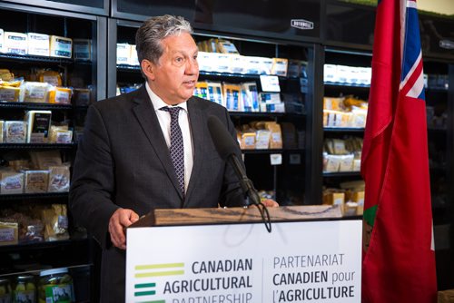 MIKAELA MACKENZIE / WINNIPEG FREE PRESS
Dan Vandal, MP for St. Boniface, speaks after CAP funding support was announced at Fromagerie Bothwell in Winnipeg on Tuesday, May 21, 2019. For Martin Cash story.
Winnipeg Free Press 2019.