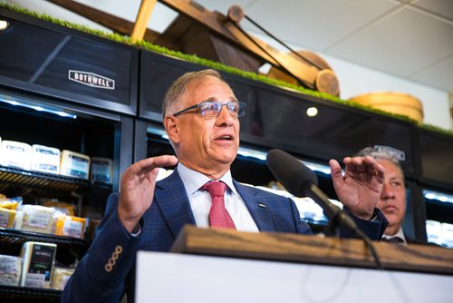 MIKAELA MACKENZIE / WINNIPEG FREE PRESS
Wally Smith, vice-president of Bothwell Cheese, speaks after CAP funding support was announced at Fromagerie Bothwell in Winnipeg on Tuesday, May 21, 2019. For Martin Cash story.
Winnipeg Free Press 2019.