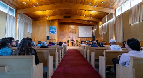 SASHA SEFTER / WINNIPEG FREE PRESS
Pastor Marty McLean speaks about the importance of Bill C-262 during a public rally titled Wiiji Bimosendiwin "walking together" hosted by the Encounter Life Fellowship in the Central River Heights Neighbourhood.
190521 - Tuesday, May 21, 2019.