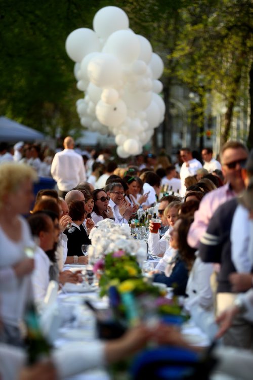 TREVOR HAGAN / WINNIPEG FREE PRESS
Table for 1200 More along Albert Street, Saturday, May 25, 2019.