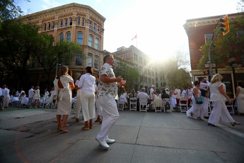 TREVOR HAGAN / WINNIPEG FREE PRESS
Table for 1200 More along Albert Street, Saturday, May 25, 2019.