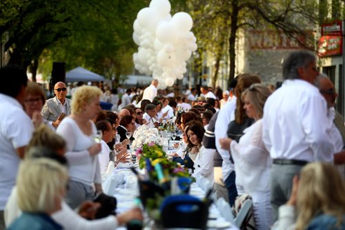 TREVOR HAGAN / WINNIPEG FREE PRESS
Table for 1200 More along Albert Street, Saturday, May 25, 2019.