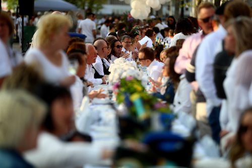 TREVOR HAGAN / WINNIPEG FREE PRESS
Table for 1200 More along Albert Street, Saturday, May 25, 2019.