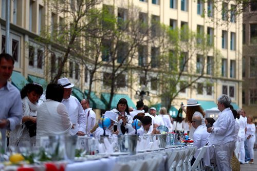 TREVOR HAGAN / WINNIPEG FREE PRESS
Table for 1200 More along Albert Street, Saturday, May 25, 2019.