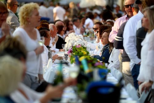 TREVOR HAGAN / WINNIPEG FREE PRESS
Table for 1200 More along Albert Street, Saturday, May 25, 2019.