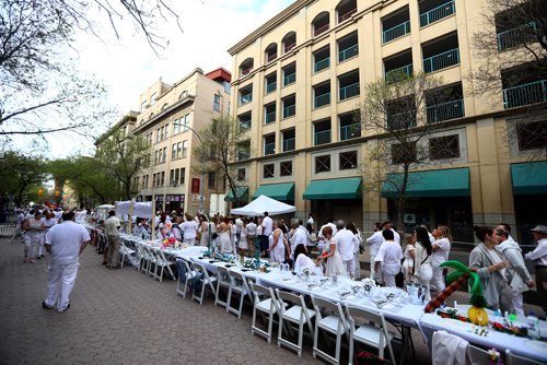 TREVOR HAGAN / WINNIPEG FREE PRESS
Table for 1200 More along Albert Street, Saturday, May 25, 2019.