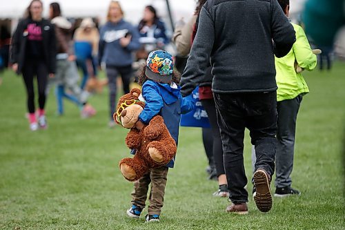 JOHN WOODS / WINNIPEG FREE PRESS
All bears go home happy after being treated at the Teddy Bear Picnic in Assiniboine Park, Winnipeg Sunday, May 26, 2019.

Reporter: ?