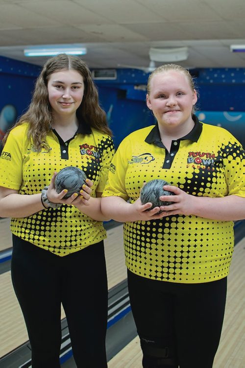 Canstar Community News St. James residents Hailey Roberts (left) and Chloe Fleming took home two medals in the Youth Bowl Canada National Championships this year. (EVA WASNEY/CANSTAR COMMUNITY NEWS/METRO)