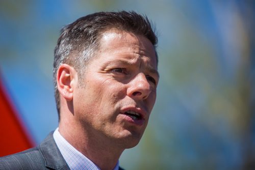 MIKAELA MACKENZIE / WINNIPEG FREE 
Mayor Brian Bowman speaks at a press conference announcing a road construction working group in Winnipeg on Monday, May 27, 2019.  For Ryan Thorpe story.
Winnipeg Free Press 2019.