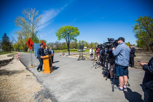 MIKAELA MACKENZIE / WINNIPEG FREE 
Councillor Matt Allard speaks at a press conference announcing a road construction working group in Winnipeg on Monday, May 27, 2019.  For Ryan Thorpe story.
Winnipeg Free Press 2019.