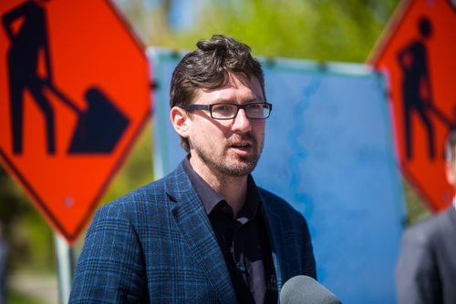 MIKAELA MACKENZIE / WINNIPEG FREE 
Councillor Matt Allard speaks at a press conference announcing a road construction working group in Winnipeg on Monday, May 27, 2019.  For Ryan Thorpe story.
Winnipeg Free Press 2019.