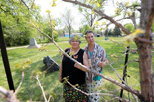 RUTH BONNEVILLE /  WINNIPEG FREE PRESS 



Photo of Mary Graham (dark hair)  and elder Belinda Vandenbroeck, next to the tree/memorial for MMIW  at the Norquay Community Centre Wednesday. 

               
May 29, 2019
