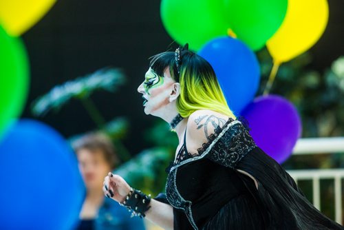 MIKAELA MACKENZIE / WINNIPEG FREE PRESS
Lady Quinnzarr performs at a drag show at the University of Manitoba Brodie Atrium in Winnipeg on Friday, May 31, 2019.   Standup.
Winnipeg Free Press 2019.