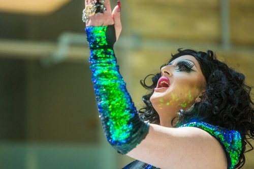 MIKAELA MACKENZIE / WINNIPEG FREE PRESS
Prairie Sky performs at a drag show at the University of Manitoba Brodie Atrium in Winnipeg on Friday, May 31, 2019.   Standup.
Winnipeg Free Press 2019.