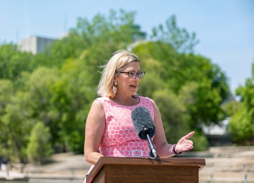 SASHA SEFTER / WINNIPEG FREE PRESS
Minister of Sustainable Development Rochelle Squires announces new development plans for a provincial park during a press conference on the main docks in The Forks.
190531 - Friday, May 31, 2019.