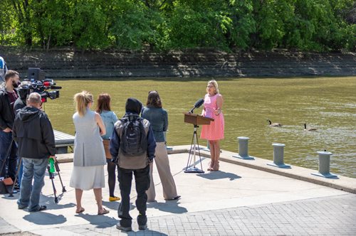 SASHA SEFTER / WINNIPEG FREE PRESS
Minister of Sustainable Development Rochelle Squires announces new development plans for a provincial park during a press conference on the main docks in The Forks.
190531 - Friday, May 31, 2019.